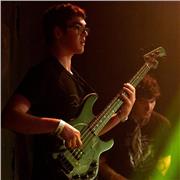 Clases de bajo electrico presenciales y online